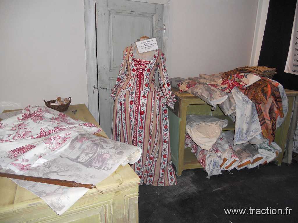 2012_Rodage_Printanier (60).JPG - 01/04/2012 - 68053 MULHOUSE CEDEX - Club de Véhicules Anciens d'Alsace Mulhouse - CVAAM - 3ème Rodage Printanier - Parc de Wesserling - Ecomusée textile